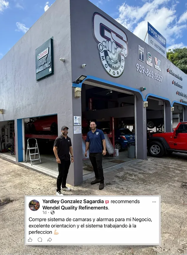 Wendel frente al taller GS Motoring, con la recomendación de Yardley González Sagardía en Facebook